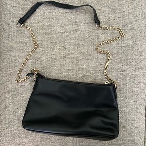 Black shoulder bag